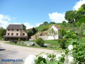 Image of Gîte de charme avec piscine couverte, sauna et bain nordique en pleine nature - FR-1-489-255
