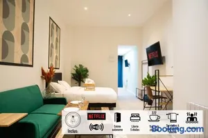 Image of NG SuiteHome - Lille I Roubaix Barbieux I Croix - Balnéo - Relax area - Netflix - Wifi - Kitchenette