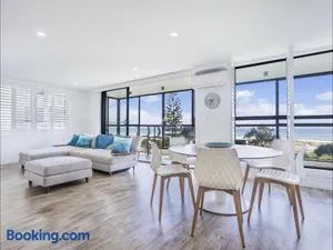 Image of Kirra Waves