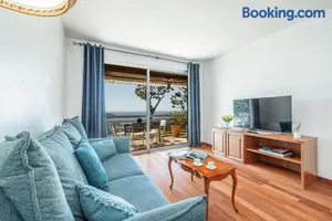 Image of Extraordinary Sea View - 1 Bdr with AC