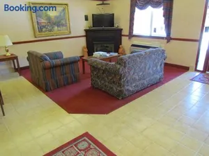 Image of Western Inn & Suites Hampton