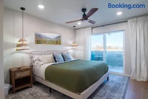 Image of Caldwell Cliff Swallow Guest House