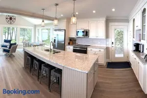 Image of The Blue Bungalow, Seneca Lake