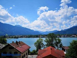 Image of See- und Bergblick in Bestlage am Tegernsee