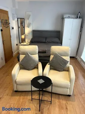 Image of Jaskar studio 2