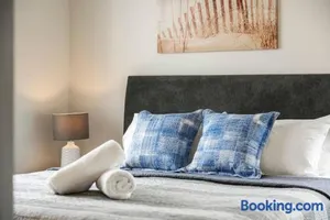 Image of Horizons in Burleigh Views Central Car Park