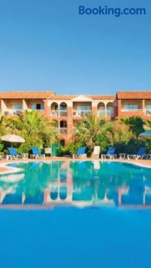 Image of Entre mer et piscine