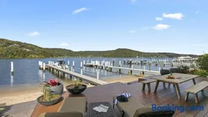 Image of Riptides Booker Bay -Waterfront apartment, walk to shops & cafes