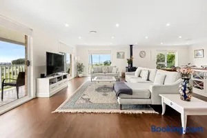 Image of Olive Grove - Pet Friendly with Fireplace