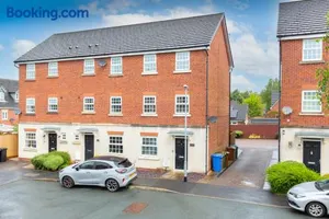 Image of Lancers Close House