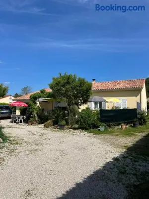 Image of Au pied de Lascaux