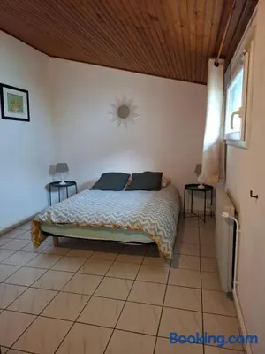 Image of Chambre cosy et salle d'eau dans maison Mérignac Arlac