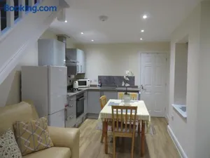 Image of Station Retreat 6B Comberton Terrace