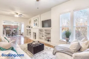 Image of Carson Flats Apt 2 - 1BR Near BOK, OSU Med, Dtwn