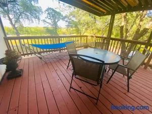 Image of Family friendly, 3 bedroom house, with king bed for up to 15 - BBQ - Internet - jet tub