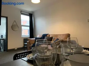 Image of Saltwell St - Delightful 3 Bedroom free parking free wifi
