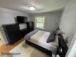 Image of Cute Home near U of M and EMU