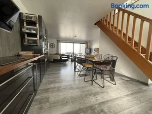 Image of Maison rénovée 4 pièces au cœur de St Pierre d'Oléron avec terrasse, proche commerces, 6 couchages - FR-1-246A-137