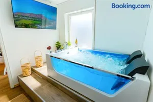 Image of THE BIG MÜNSTER für bis zu 12, Whirlpool, Sauna, zentral, Tischfußball, Balkon, Gasgrill