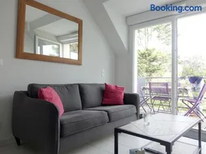 Image of Appartement moderne 2 pièces avec balcon et WIFI, proche centre Sarzeau et plages - FR-1-639-48