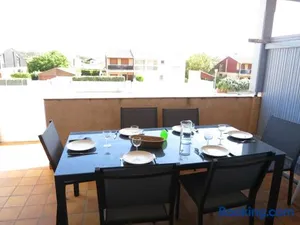 Image of Les Flots Bleus Etage