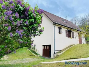 Image of Maison chaleureuse dans un écrin de verdure