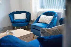 Image of Comfortable 2BR Home 10 Min to Durham Cathedral