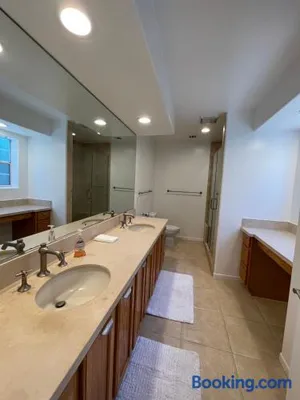 Image of Charming Bright Traditional Home in Sherman Oaks