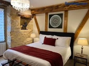 Image of COCON DE CHARME AU PIED DE LA CITE WIFI ET LINGE