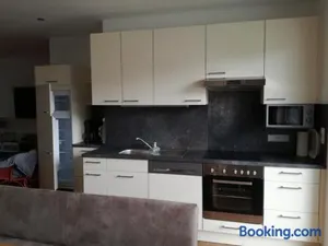 Image of Rex Apart Nauders