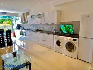 Image of Spacious 2 Bedrooms 2 Baths Apartment with Garden and Parking