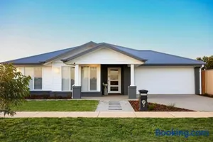 Image of Luxury Lake Nagambie Retreat