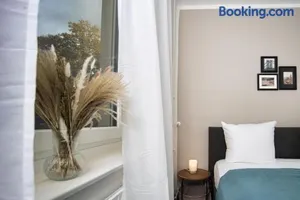 Image of HejU - Altbau meets Design - Parkplatz - Netflix