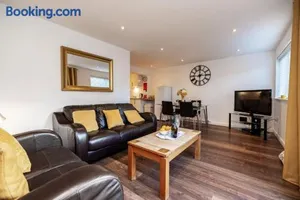 Image of Bright House with Garden & Patio in Market Town