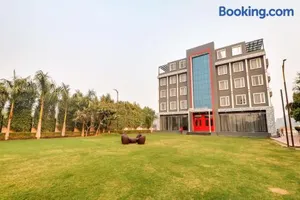Image of Super Townhouse Jashn