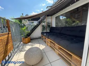 Image of Design Apartment am CentrO mit Homeoffice Balkon und WIFI