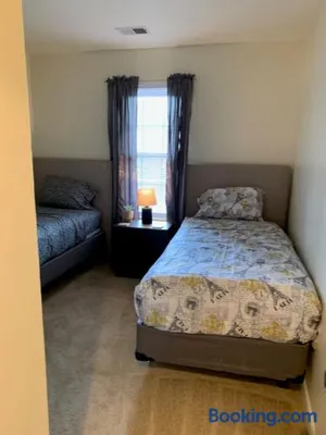 Image of Cozy 2 Bedroom, 2 Full Bath Condo Close to MGM, Top Golf, Natl Harbor & So Much More