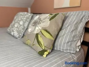 Image of Mini hotel with home facilities in Hamilton West