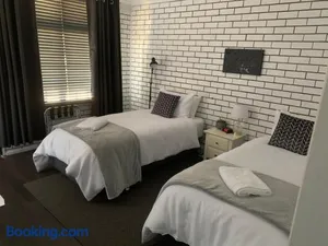 Image of Kings Avenue Motel