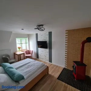Image of Gästezimmer Treuen - Bed & Breakfast
