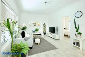 Image of Beautifully renovated quiet unit in Cronulla