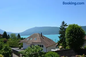 Image of La-Villanelle - Magnifique vue sur le lac, 5 minutes à pied de la plage