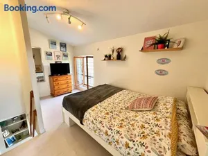 Image of Le Clocher, Studio duplex avec clim