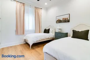 Image of Cajun Country Retreat King Beds Patio Arcade Luxe