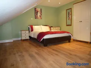 Image of Three Bedroom Flat, Camborne Avenue W13