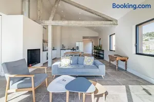 Image of Loft d'architecte au coeur d'un domaine viticole