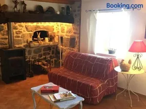 Image of Charmant gîte avec poêle à bois, terrasse et jardin, sentiers rando, 1 chambre + mezzanine - FR-1-496-256