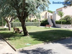 Image of Appartement avec Terrasse, 6 Couchages, à 2 Pas de la Plage - Gruissan - FR-1-229-777