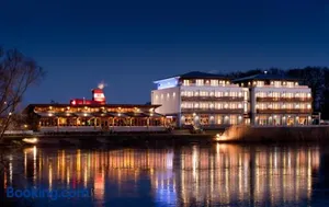 Image of Riverside Hotel