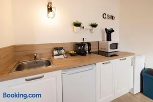 Image of Home Studio - Tout équipé - proche Centre- Terrasse